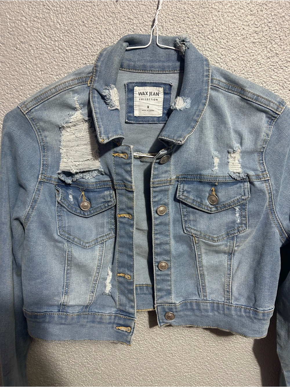 NWOT Wax Jean collection distressed cropped denim jacket size medium - Picture 2 of 4